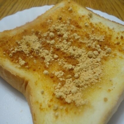 前回焦がしたので早速リピ☆
おいしく出来ました～。
口のまわりがきな粉ダラケになってでも食べたいトーストです(^_^)b
ご馳走様でした！！